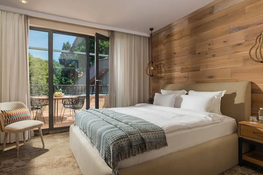 Blu Bay Hotel 소조폴