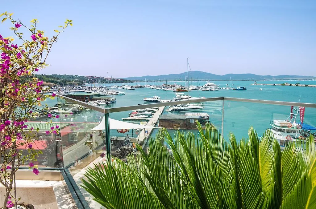 Blu Bay Hotel 소조폴