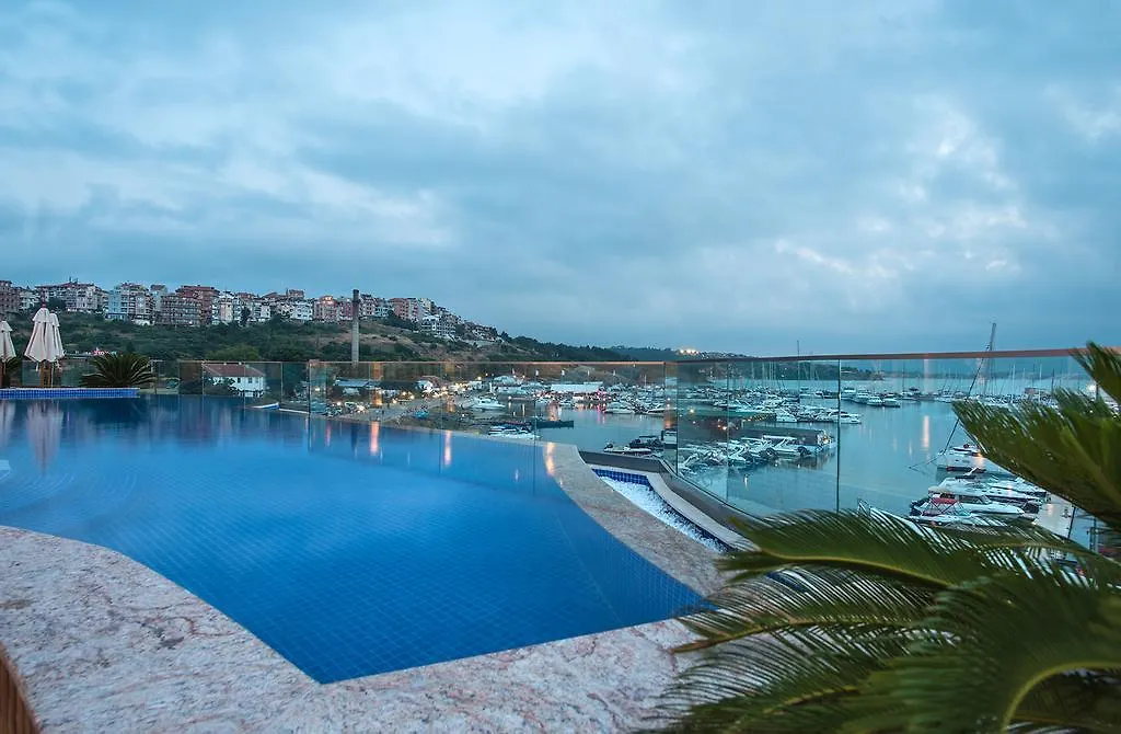 Blu Bay Hotel 소조폴